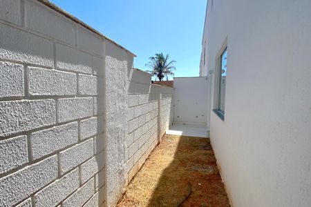 Casa de condomínio à venda com 83m², 3 quartos e 1 vagaVaranda