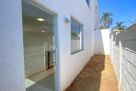 Casa de condomínio à venda com 83m², 3 quartos e 1 vagaVaranda