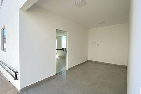 Casa de condomínio à venda com 84m², 3 quartos e 1 vagaGaragem