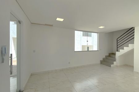 Casa de condomínio à venda com 84m², 3 quartos e 1 vagaSala