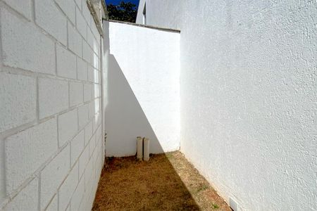 Casa de condomínio à venda com 84m², 3 quartos e 1 vagaÁrea privativa