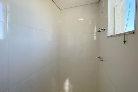 Casa de condomínio à venda com 84m², 3 quartos e 1 vagaBanheiro