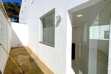 Casa de condomínio à venda com 84m², 3 quartos e 1 vagaÁrea privativa