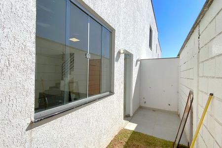 Casa de condomínio à venda com 84m², 3 quartos e 1 vagaÁrea privativa