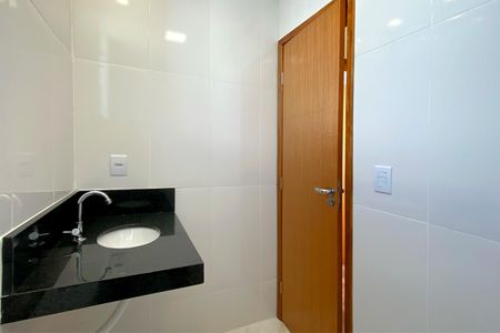 Casa de condomínio à venda com 84m², 3 quartos e 1 vagaBanheiro