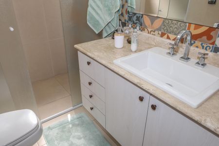 Casa à venda com 200m², 4 quartos e 1 vaga Casa à venda com 200m², 4 quartos e 1 vagaBanheiro da Suíte 1