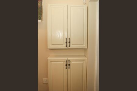 Casa à venda com 200m², 4 quartos e 1 vaga Casa à venda com 200m², 4 quartos e 1 vagaCorredor