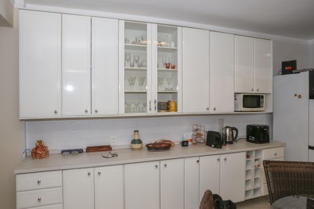 Casa à venda com 200m², 4 quartos e 1 vaga Casa à venda com 200m², 4 quartos e 1 vagaCozinha