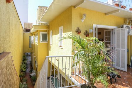 Casa à venda com 200m², 4 quartos e 1 vaga Casa à venda com 200m², 4 quartos e 1 vagaVaranda da Suíte 1