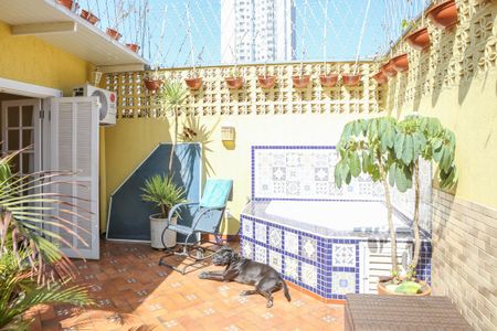 Casa à venda com 200m², 4 quartos e 1 vaga Casa à venda com 200m², 4 quartos e 1 vagaVaranda da Suíte 1