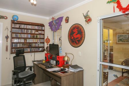 Casa à venda com 200m², 4 quartos e 1 vaga Casa à venda com 200m², 4 quartos e 1 vagaEscritório