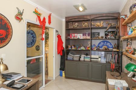 Casa à venda com 200m², 4 quartos e 1 vaga Casa à venda com 200m², 4 quartos e 1 vagaEscritório