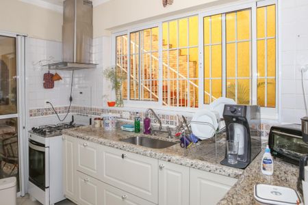 Casa à venda com 200m², 4 quartos e 1 vaga Casa à venda com 200m², 4 quartos e 1 vagaCozinha