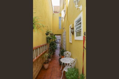 Casa à venda com 200m², 4 quartos e 1 vaga Casa à venda com 200m², 4 quartos e 1 vagaCorredor