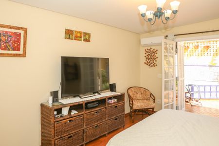 Casa à venda com 200m², 4 quartos e 1 vaga Casa à venda com 200m², 4 quartos e 1 vagaSuíte 1