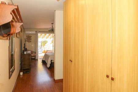 Casa à venda com 200m², 4 quartos e 1 vaga Casa à venda com 200m², 4 quartos e 1 vagaSuíte 1