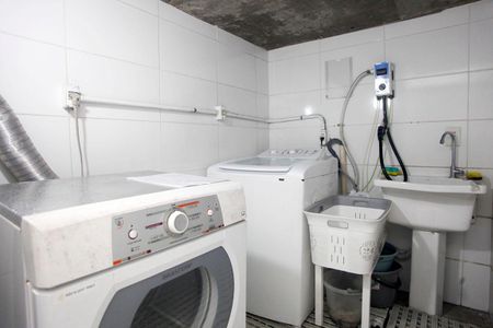 Apartamento para alugar com 55m², 2 quartos e sem vagaÁrea Comum - Lavanderia