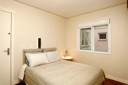 Suíte 1 de apartamento para alugar com 2 quartos, 55m² em Floresta, Porto Alegre