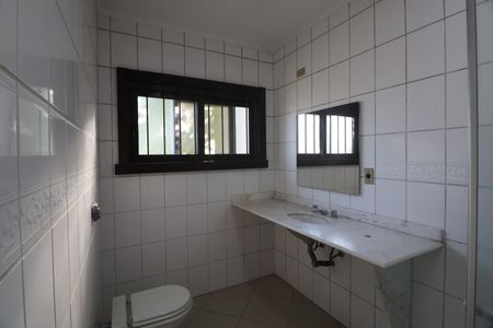 Casa para alugar com 300m², 4 quartos e 3 vagasBanheiro da Suíte