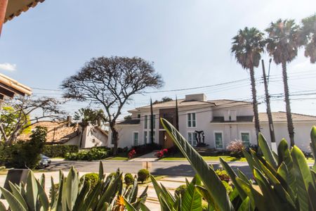 Casa de condomínio à venda com 1450m², 5 quartos e 3 vagasVista