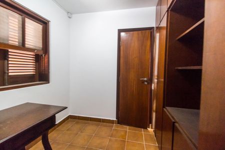 Casa de condomínio à venda com 1450m², 5 quartos e 3 vagasQuarto de Serviço