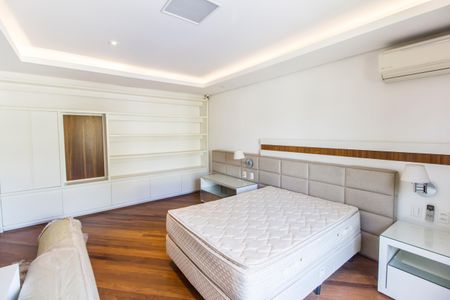 Casa de condomínio à venda com 1450m², 5 quartos e 3 vagasSuíte master