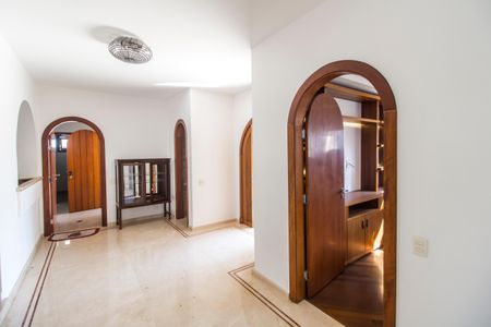 Casa de condomínio à venda com 1450m², 5 quartos e 3 vagasSala