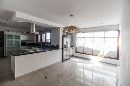 Casa de condomínio à venda com 1450m², 5 quartos e 3 vagasCozinha
