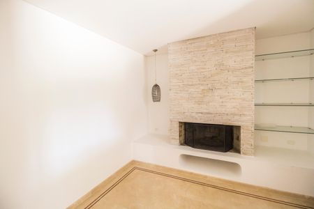 Casa de condomínio à venda com 1450m², 5 quartos e 3 vagasSala