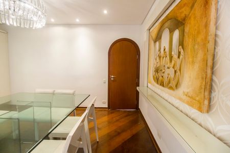 Casa de condomínio à venda com 1450m², 5 quartos e 3 vagasSala