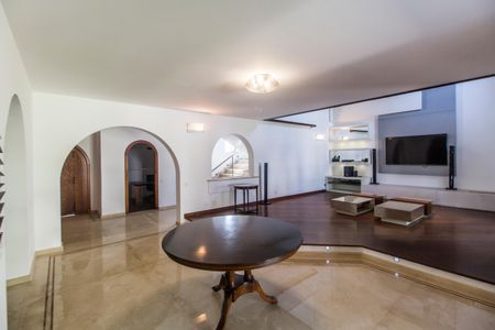 Casa de condomínio à venda com 1450m², 5 quartos e 3 vagasSala