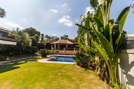 Casa de condomínio à venda com 1450m², 5 quartos e 3 vagasQuintal