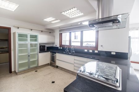 Casa de condomínio à venda com 1450m², 5 quartos e 3 vagasCozinha