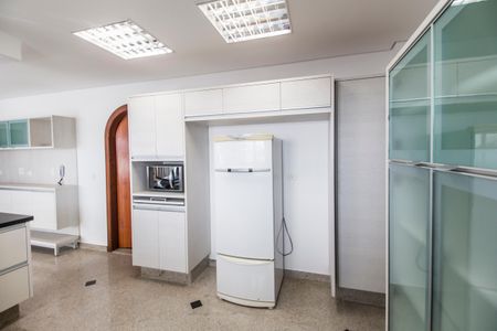Casa de condomínio à venda com 1450m², 5 quartos e 3 vagasCozinha