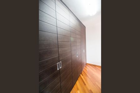 Casa de condomínio à venda com 1450m², 5 quartos e 3 vagasCloset da suíte