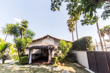 Casa de condomínio à venda com 1450m², 5 quartos e 3 vagasQuintal