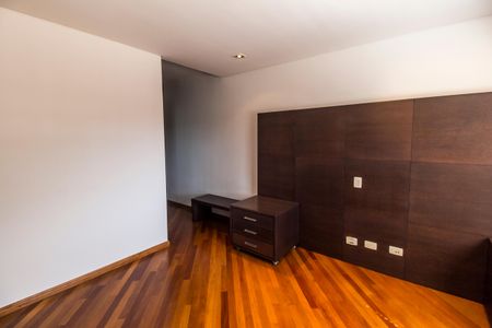 Casa de condomínio à venda com 1450m², 5 quartos e 3 vagasSuíte 4