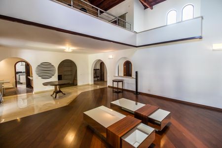 Casa de condomínio à venda com 1450m², 5 quartos e 3 vagasSala