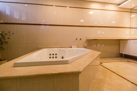 Casa de condomínio à venda com 1450m², 5 quartos e 3 vagasBanheiro da Suíte