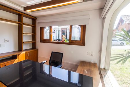 Casa de condomínio à venda com 1450m², 5 quartos e 3 vagasEscritório