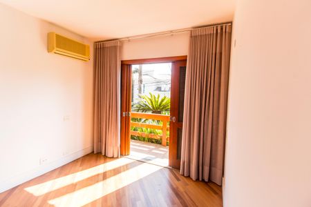 Casa de condomínio à venda com 1450m², 5 quartos e 3 vagasSuíte 3