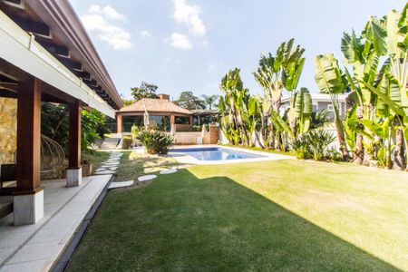 Casa de condomínio à venda com 1450m², 5 quartos e 3 vagasQuintal