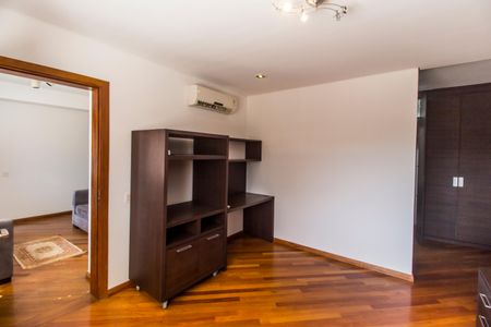 Casa de condomínio à venda com 1450m², 5 quartos e 3 vagasSuíte 4