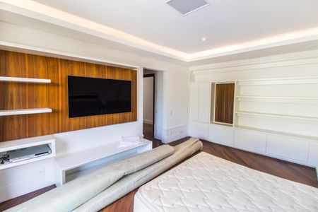 Casa de condomínio à venda com 1450m², 5 quartos e 3 vagasSuíte master