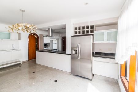 Casa de condomínio à venda com 1450m², 5 quartos e 3 vagasCozinha