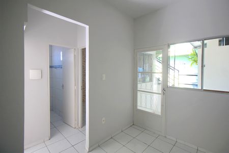 Sala de casa para alugar com 2 quartos, 40m² em Maria Virgínia, Belo Horizonte
