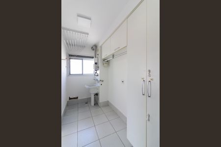 Apartamento à venda com 80m², 3 quartos e 2 vagas Apartamento à venda com 80m², 3 quartos e 2 vagasÁrea de Serviço