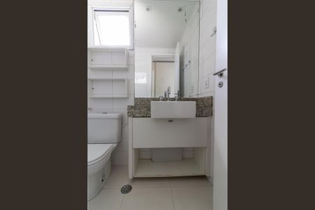 Apartamento à venda com 80m², 3 quartos e 2 vagas Apartamento à venda com 80m², 3 quartos e 2 vagasBanheiro da Suíte