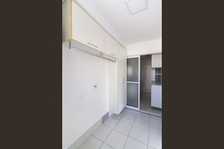Apartamento à venda com 80m², 3 quartos e 2 vagas Apartamento à venda com 80m², 3 quartos e 2 vagasÁrea de Serviço