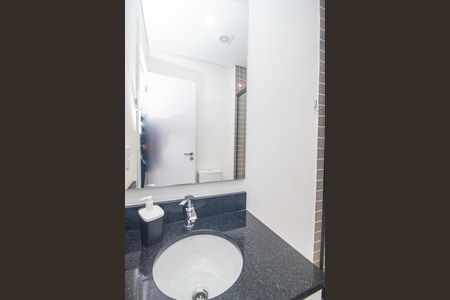 Banheiro de kitnet/studio para alugar com 1 quarto, 23m² em Centro Histórico, Porto Alegre